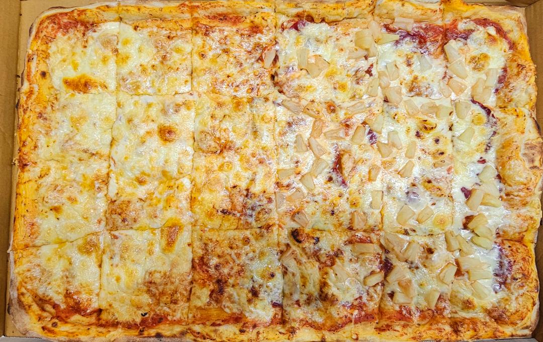 Familien-Pizza Margherita (max. 2 Zutaten)